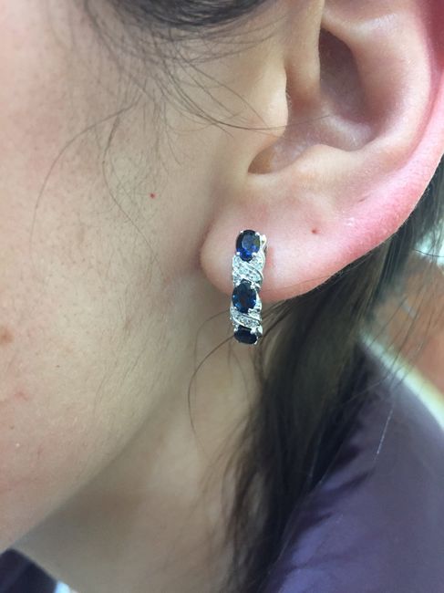  El "algo azul" en los aretes.! - 1