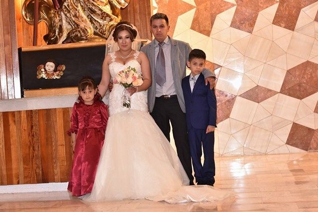 AQUI CON NUESTROS SOBRINOS A MI RAMO