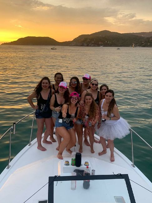 Samantha reta a los novios de comu a subir fotos de su despedida de solteros 2