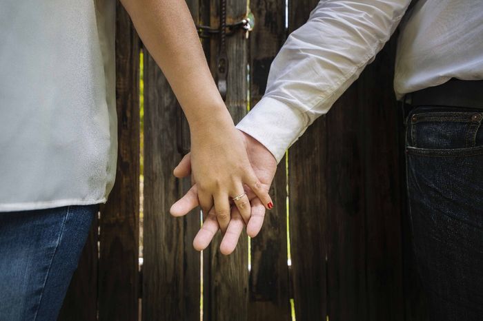 "Nallely reta a los novios de la comu a publicar sus mejores fotos save the date” 5