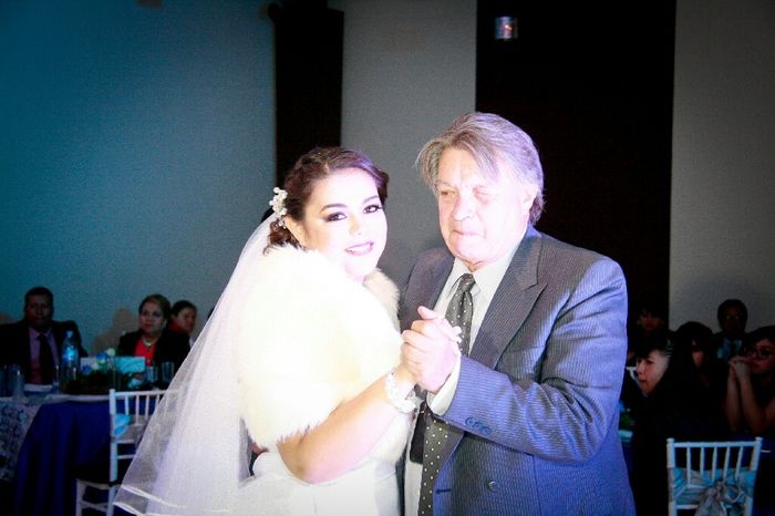 Compartiendo fotos con papá!! - 4
