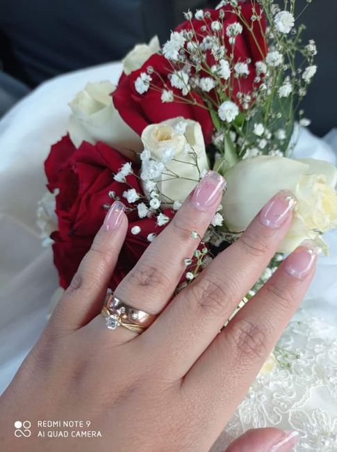 Post para enseñar tu hermoso anillo de compromiso jijiji 💍 8