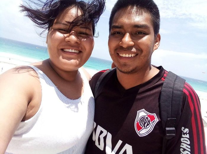En cancún celebrando mas días juntos