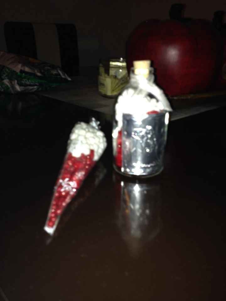 Recuerdos blanco con rojo