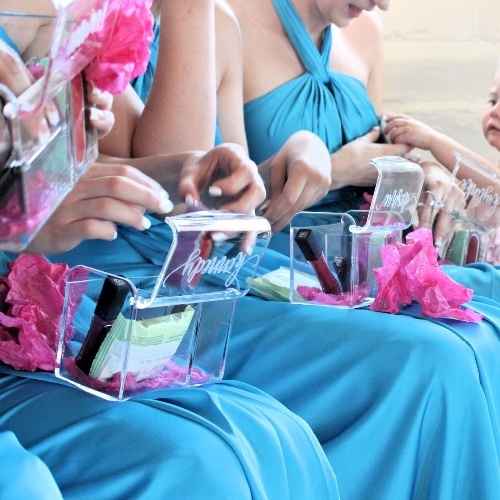 caja de cosméticos o detalles