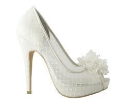 zapatos blancos