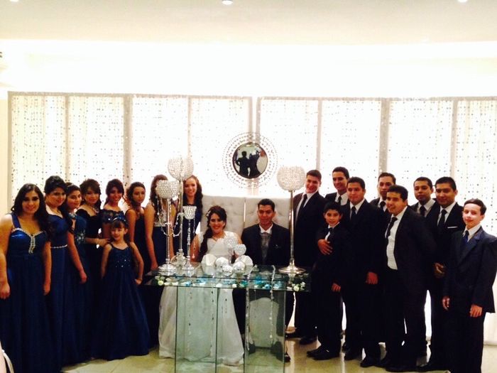 Con todos mis amigos que me acompañaron en mi vals