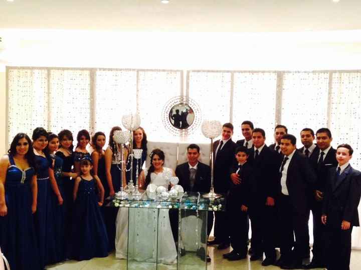 Con todos mis amigos que me acompañaron en mi vals
