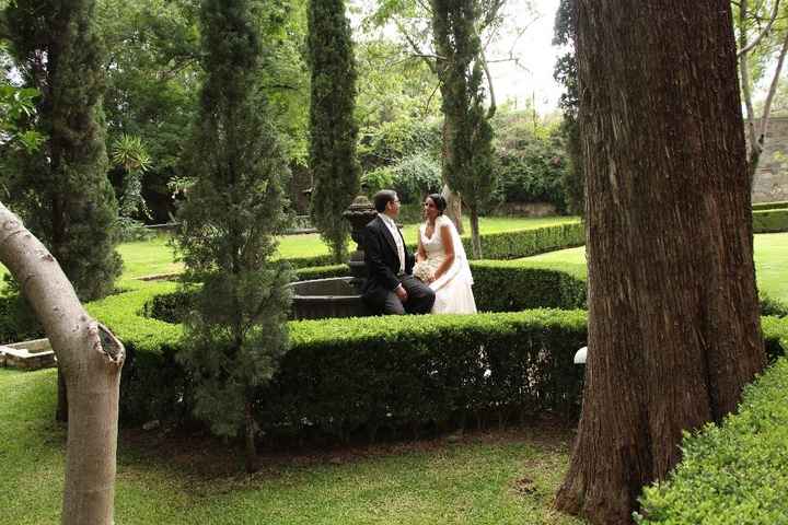 Platicando en la fuente