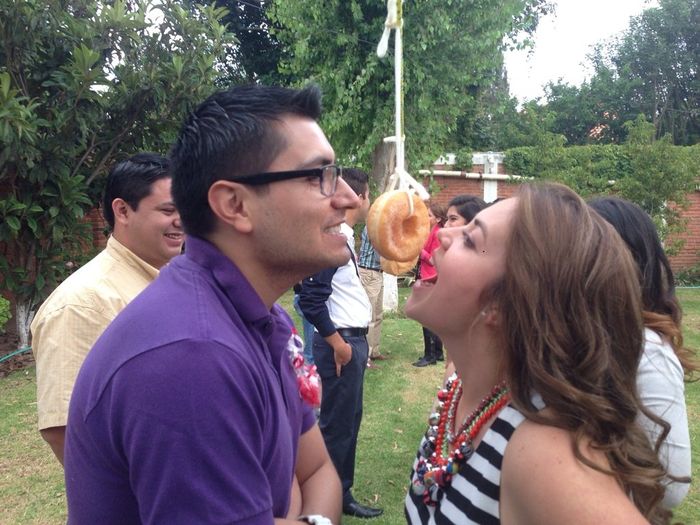 Presuman a sus futuros Maridos  - 1