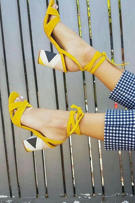 Zapatillas amarillas! 💖 2