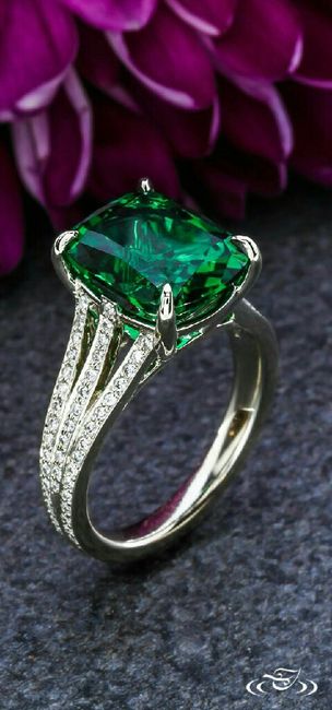  Anillos de compromiso con esmeraldas 💚 - 22