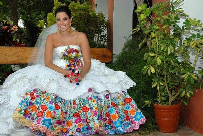  Tendencias: vestido de novia con bordado floral 🌸🌻 - 11