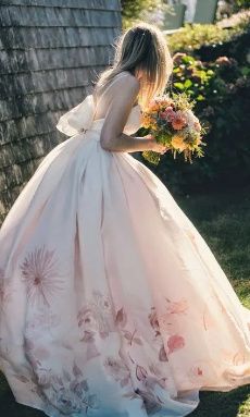 Vestidos de novia en tonos rosas 4