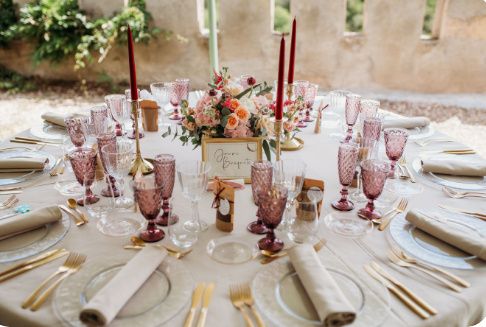 Mesa de banquetes en tonos rosas 2