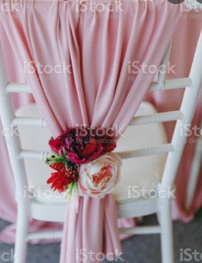 Mesa de banquetes en tonos rosas 3