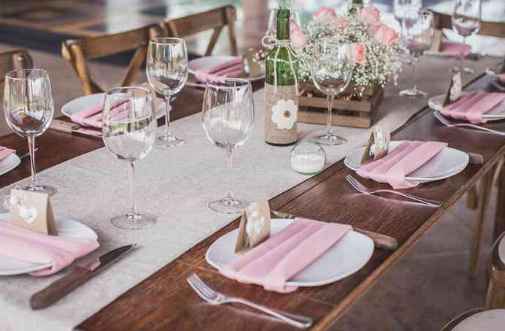 Mesa de banquetes en tonos rosas - 4