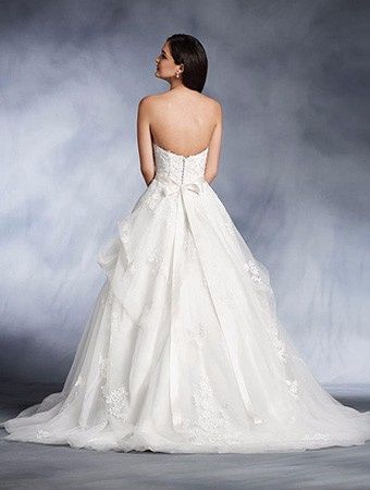 Bella - La bella y la bestia