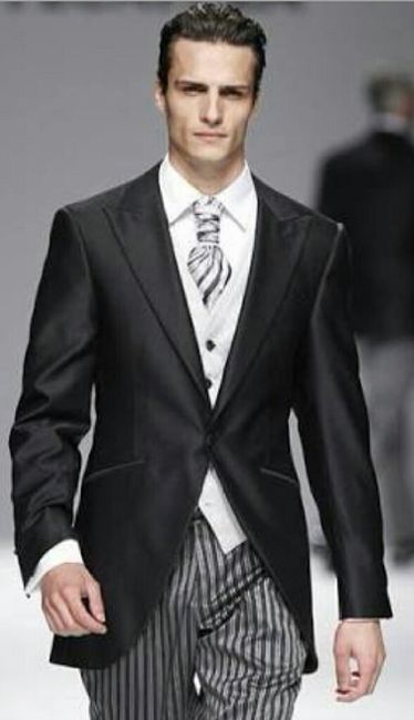 Que tipo de tela y color para el traje de novio - 1