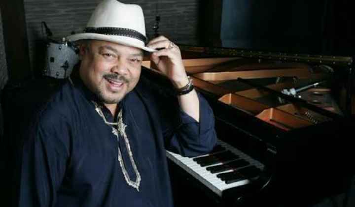 Nuestro play list del amor— Souceet y Manuel— - 1