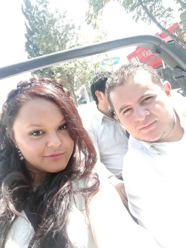 saliendo del registro civil