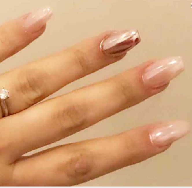 Chicas para su día b que tipo de Uñas o manicura prefieren? - 1