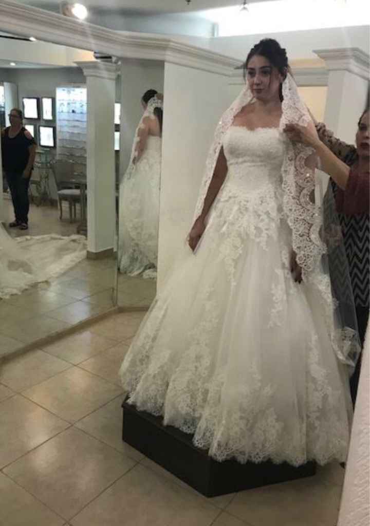  Chicas muestren una foto cuando encontraron su vestido de novia 👰🏻😍❤️ - 1