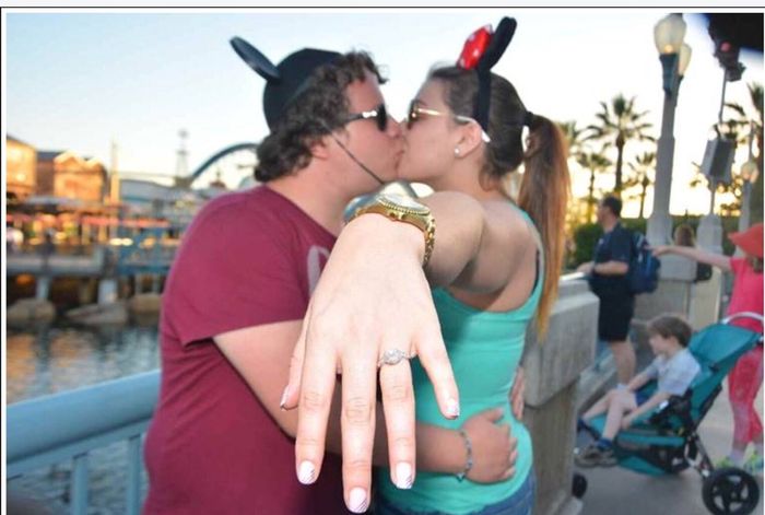 Usaste foto para anunciar el compromiso?? - 1