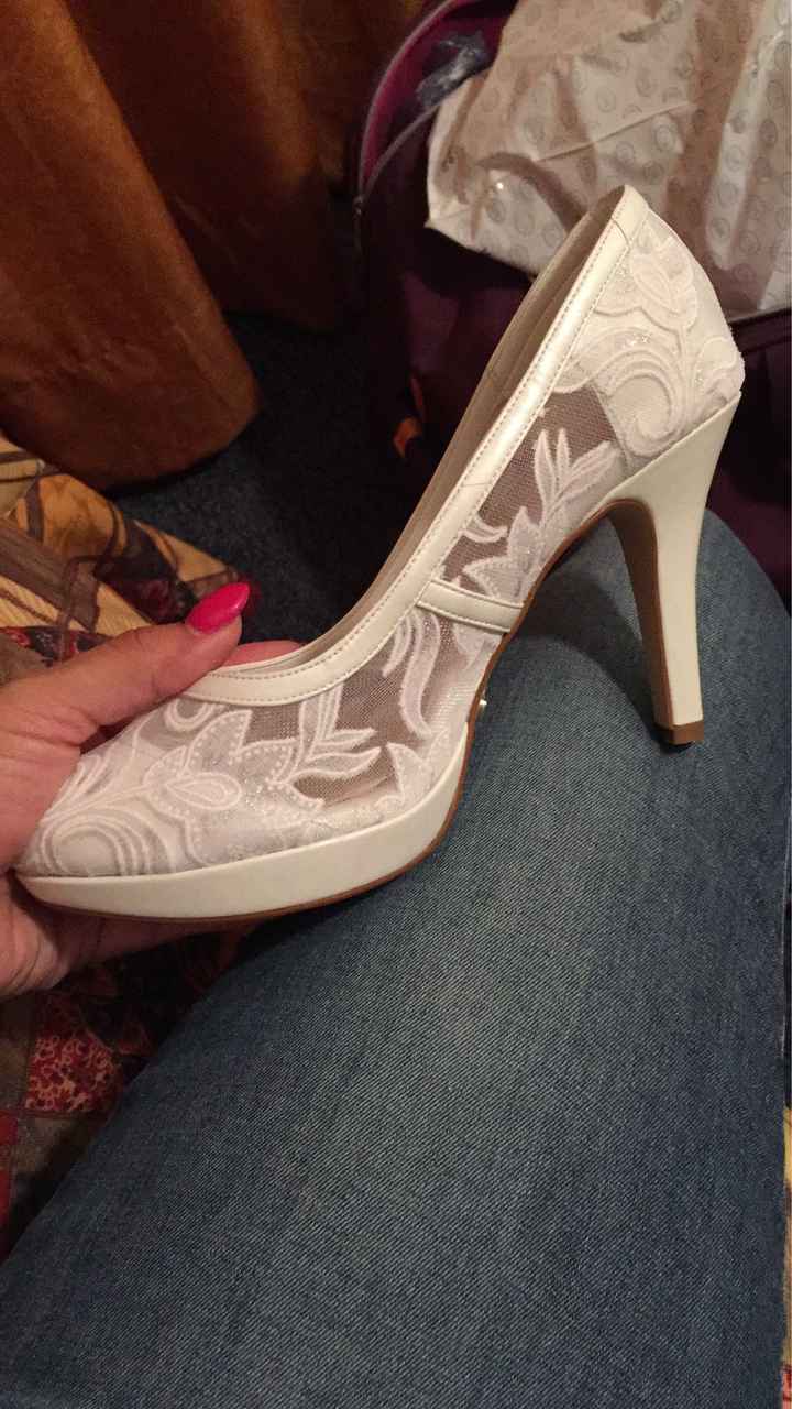  Mis zapatillas 😍 - 1