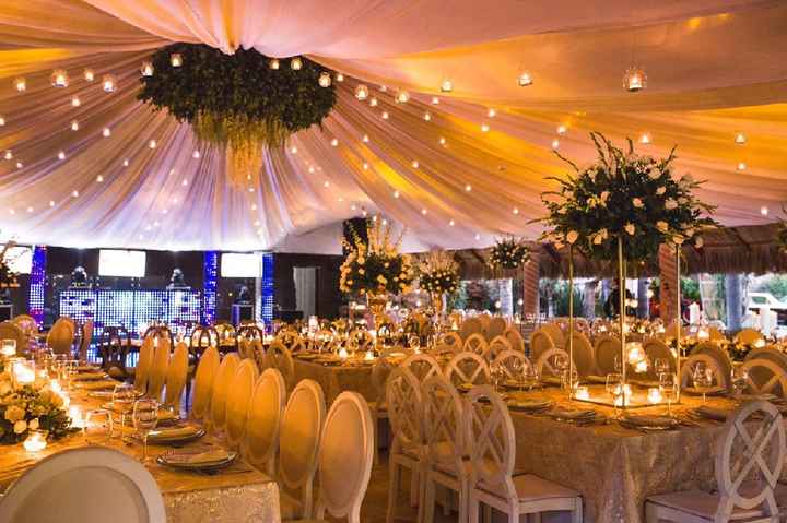 Ayuda con el banquete y centros de mesa. - 1