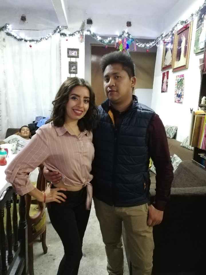 ¿Ya te tomaste alguna foto navideña con tu pareja? 🎅 - 1