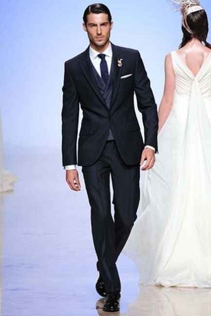 Traje azul marino