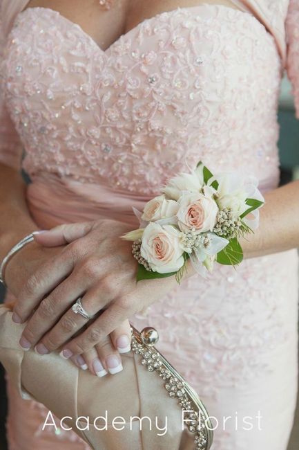 Damas con ramo o corsage? - 4