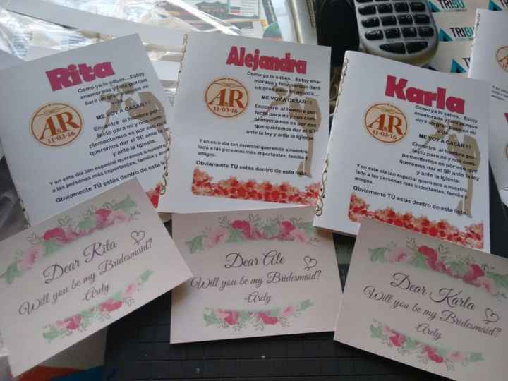 las tarjetas y libritos