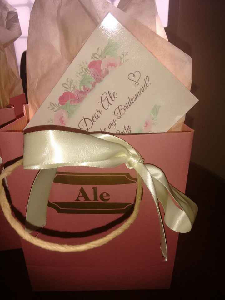 les encanto que la bolsa tuviera su nombre en vinil