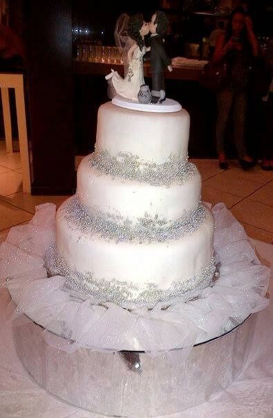 MI PASTEL DE BODAS AWW :3