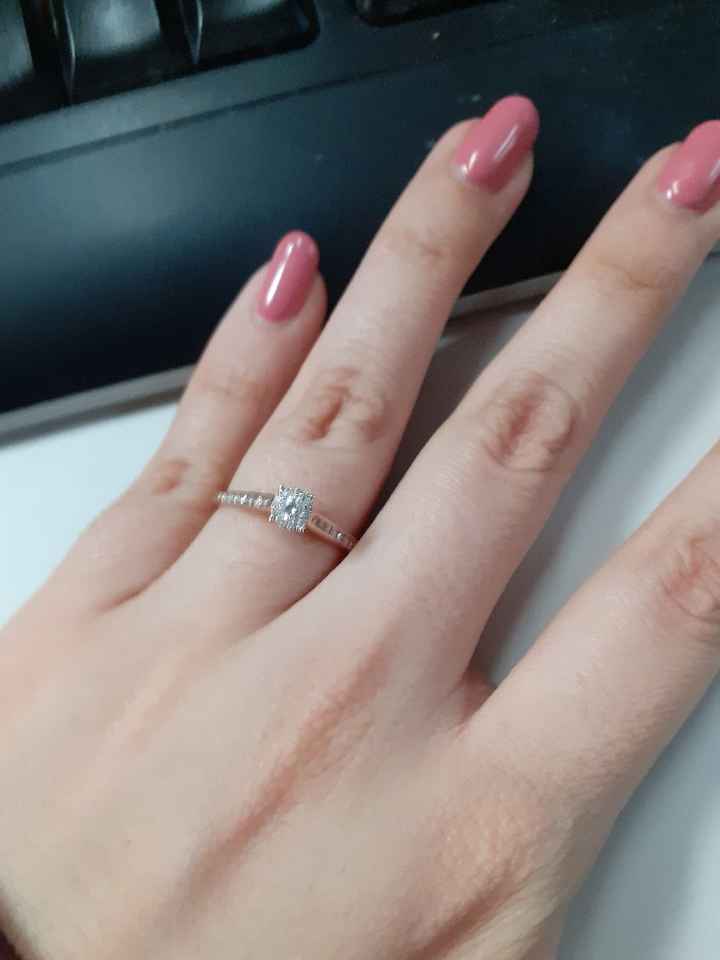 Hubiera elegido otro anillo de compromiso: ¿V o F? - 2