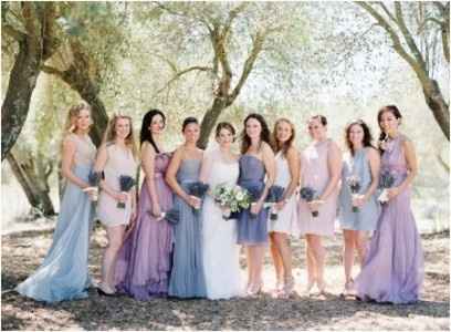 Damas -> Vestidos diferente (pero del mismo color)