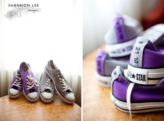 Tenis morado y gris