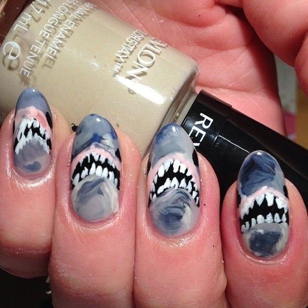 10) Tiburon realista