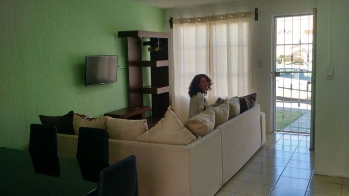 El comedor fue la primer compra, luego la sala y ese mueble este año 