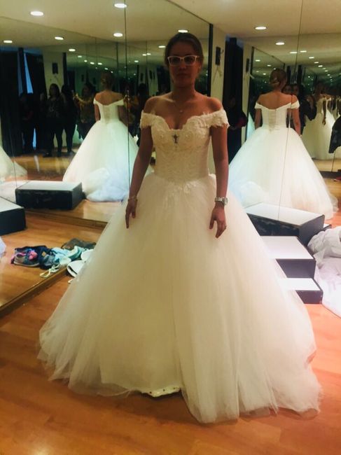  Presuman su vestido - 1