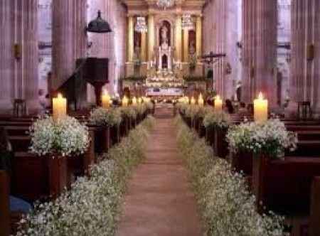 Pagar más por los arreglos florales que la iglesia - 1