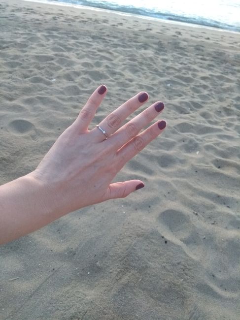 Hubiera elegido otro anillo de compromiso: ¿V o F? - 1