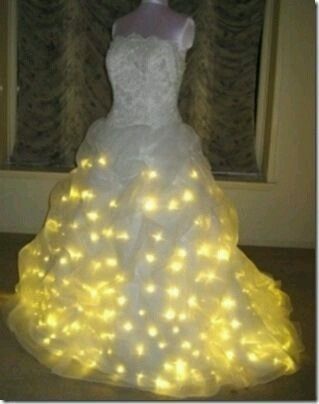 Soy anticuada o hay vestidos de novia muy extravagantes? - 1