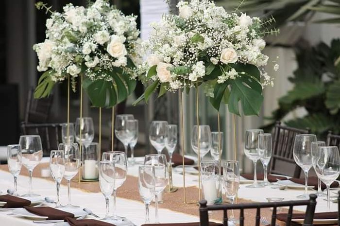 Centros de mesa: blanco vs color - 1