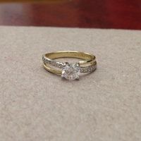 ¿cómo es su anillo de compromiso? - 1