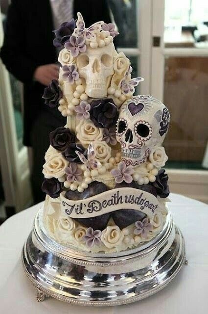 te dejo un pastelito que encontre y con tonos morados hehhee ya quiero ver tus fotos ,, saludos