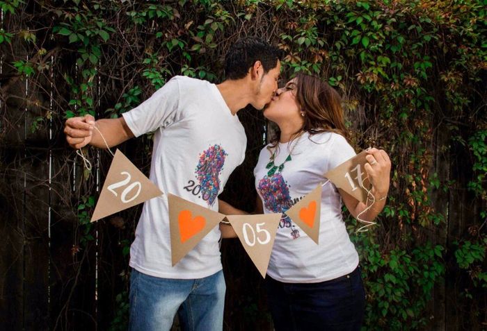 nuestro beso de SAVE THE DATE ya quiero que sea el gran día jijijij saludoss