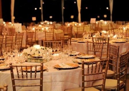 Montaje dorado con blanco